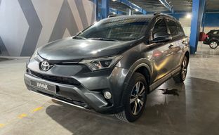 Toyota • RAV4