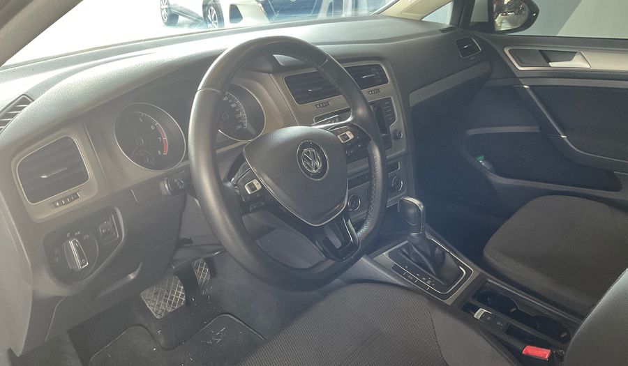 Volkswagen Golf SE Hatchback 2017