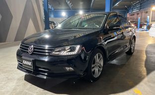 Volkswagen • Jetta
