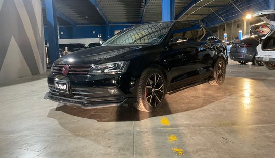 Volkswagen • Jetta