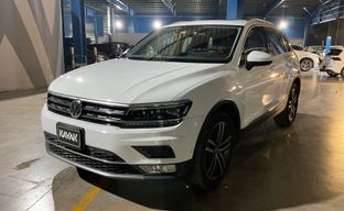 Volkswagen • Tiguan