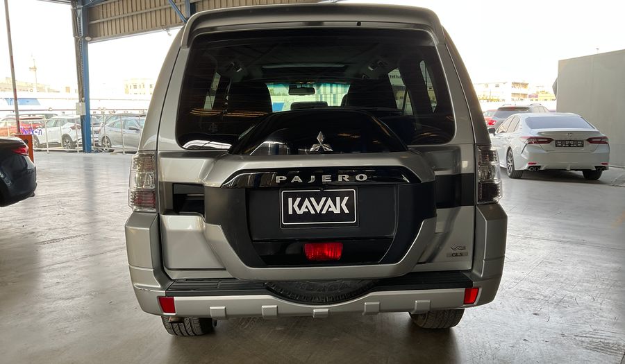 Mitsubishi Pajero 3.0 GLS M/L SRF GOLD SIG EDT Suv 2018