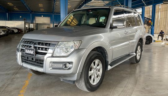 Mitsubishi • Pajero