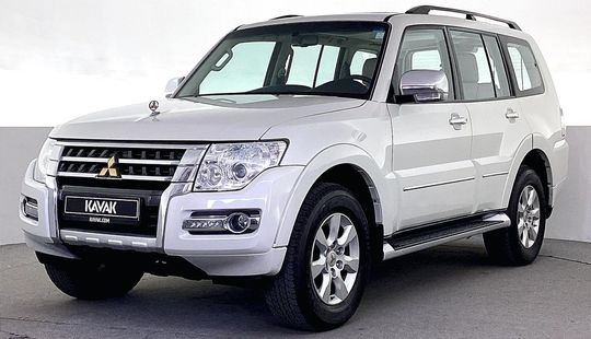Mitsubishi • Pajero