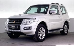 Mitsubishi • Pajero