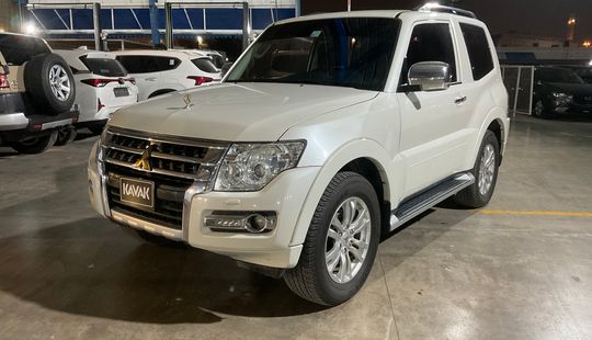 Mitsubishi • Pajero