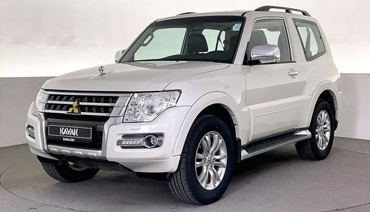 Mitsubishi • Pajero