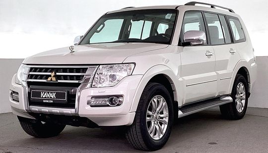 Mitsubishi • Pajero