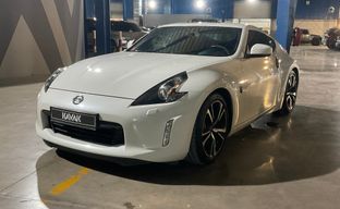 Nissan • 370Z
