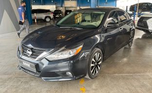 Nissan • Altima