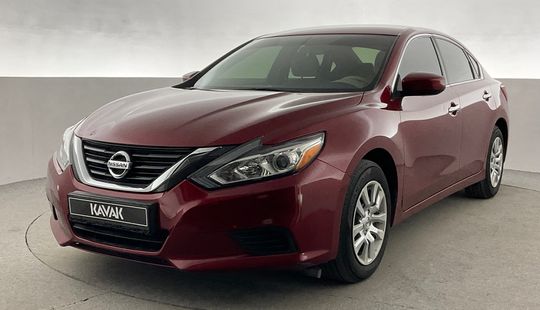 Nissan • Altima