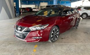 Nissan • Maxima