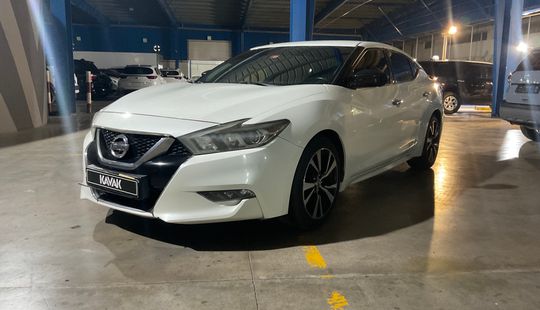 Nissan • Maxima