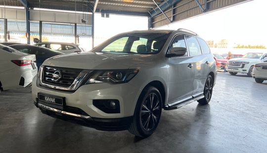 Nissan • Pathfinder