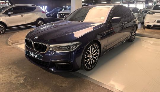 BMW • 520i