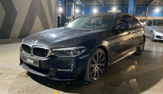 BMW • 540i