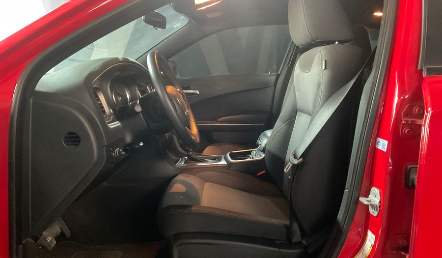 Dodge Charger SXT / SE Sedan 2018