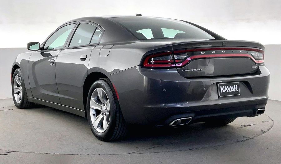 Dodge Charger SXT / SE Sedan 2018