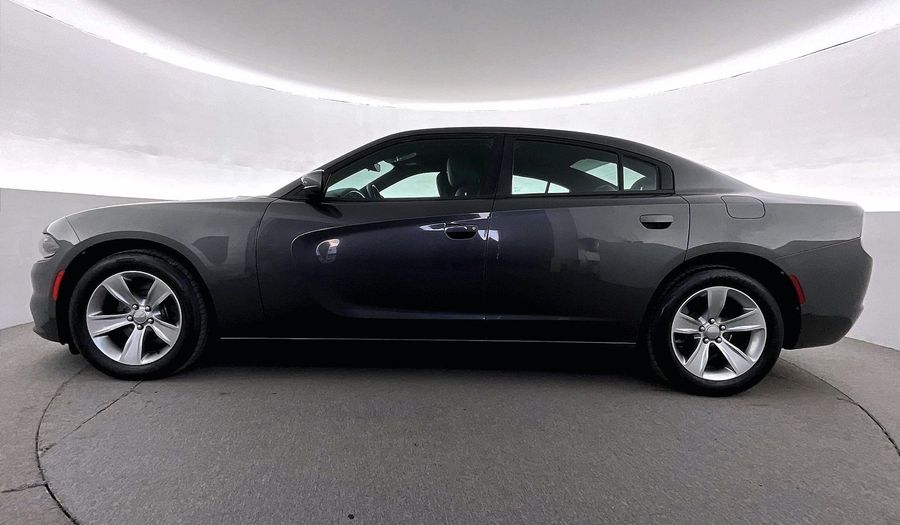 Dodge Charger SXT / SE Sedan 2018