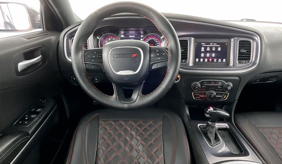 Dodge Charger SXT / SE Sedan 2018