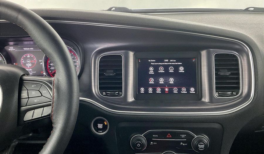 Dodge Charger SXT / SE Sedan 2018