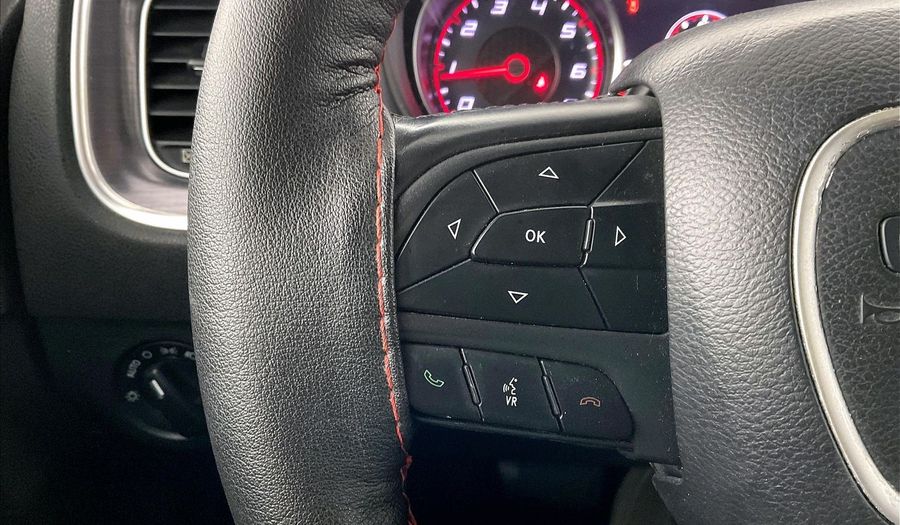 Dodge Charger SXT / SE Sedan 2018