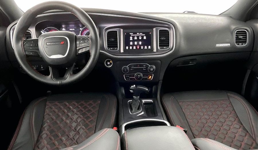 Dodge Charger SXT / SE Sedan 2018