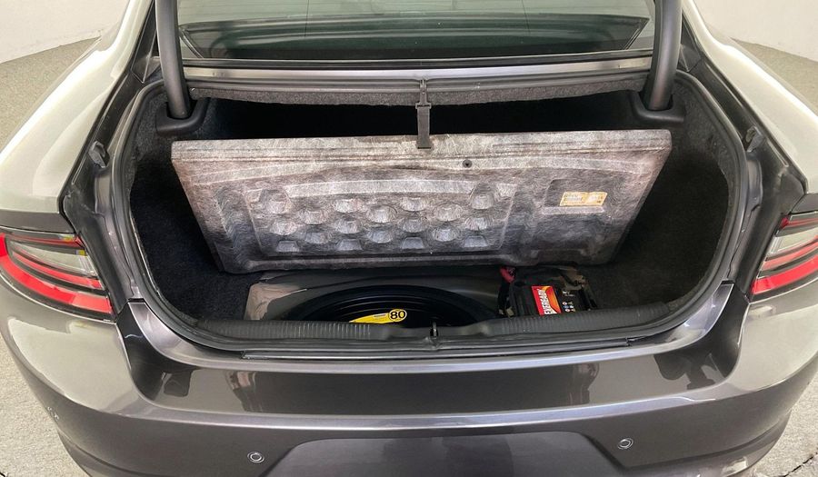 Dodge Charger SXT / SE Sedan 2018