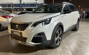 Peugeot • 5008