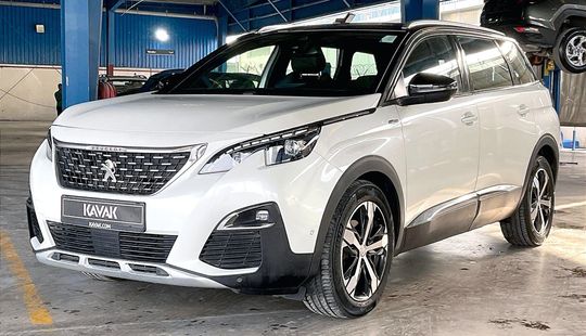 Peugeot • 5008