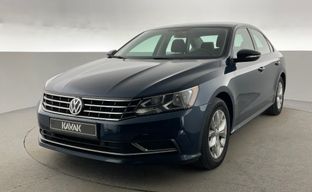 Volkswagen • Passat