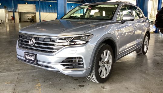Volkswagen • Touareg