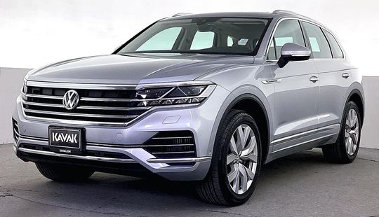 Volkswagen • Touareg