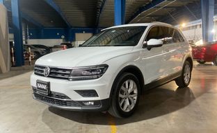 Volkswagen • Tiguan