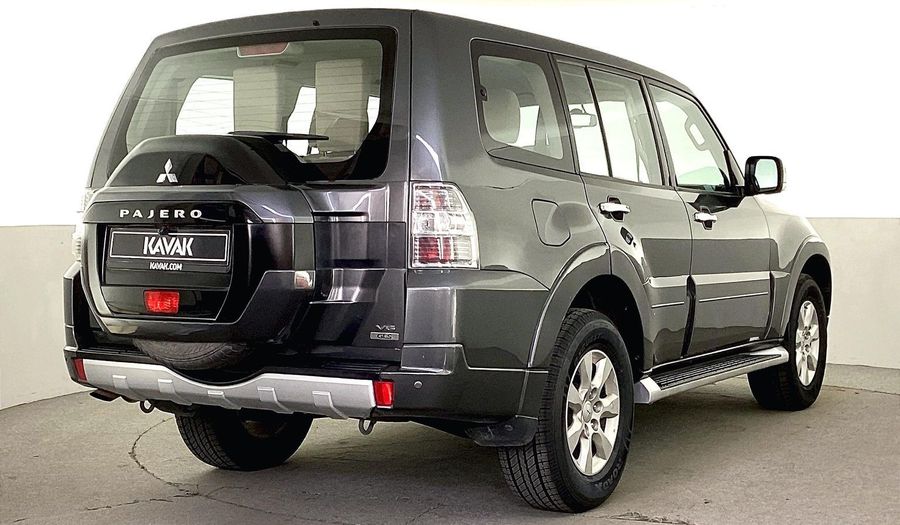 Mitsubishi Pajero GLS MIDLINE Suv 2019