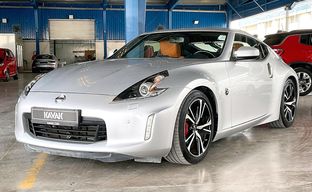 Nissan • 370Z