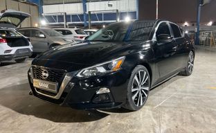 Nissan • Altima