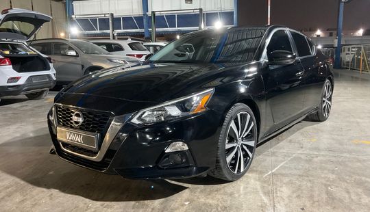 Nissan • Altima