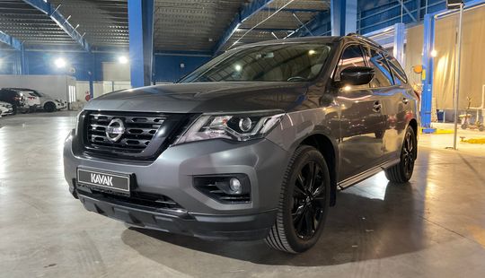 Nissan • Pathfinder