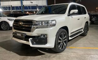 Toyota • Land Cruiser