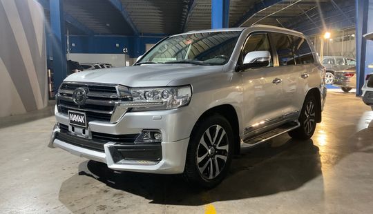 Toyota • Land Cruiser