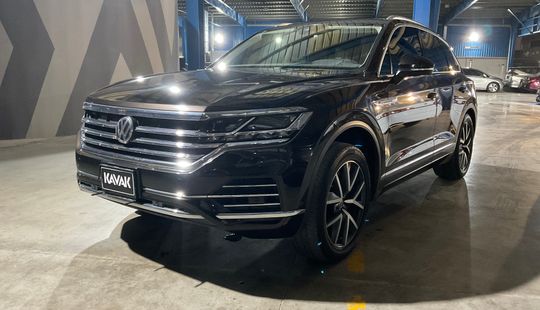 Volkswagen • Touareg