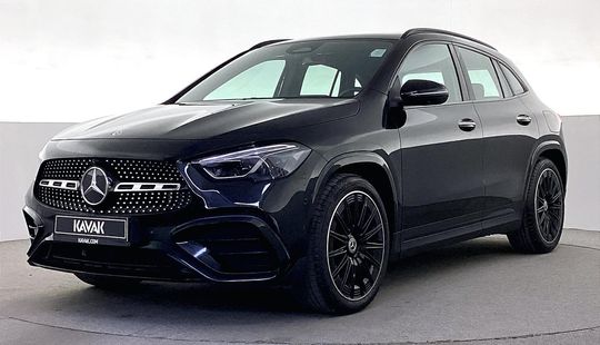 Mercedes Benz • GLA 200