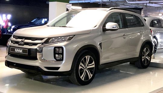 ميتسوبيشي إي إس إكس GLS Highline-2024