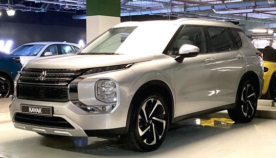 Mitsubishi • Outlander