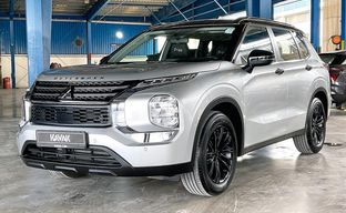 Mitsubishi • Outlander