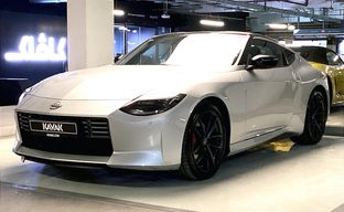 Nissan • 400Z
