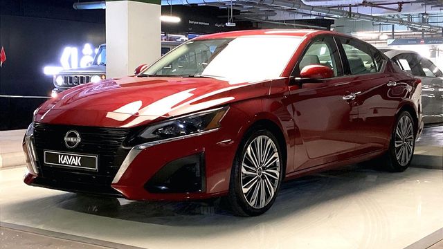 Nissan • Altima