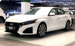 Nissan • Altima
