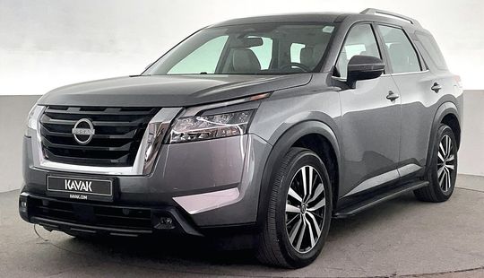 Nissan • Pathfinder